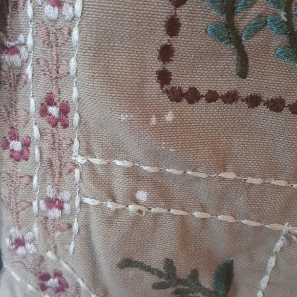 Unique vintage embroidered floral vest - Picture 10 of 11